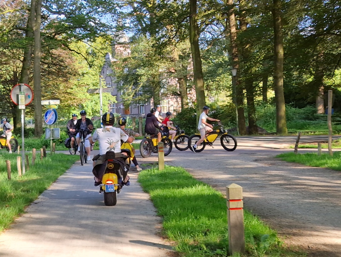 E-Yellow dé E-chopper verhuur in Ommen E-Yellow dé E-chopper verhuur in Ommen